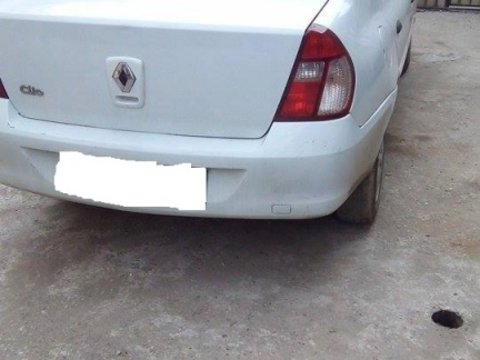 Aripa spate clio,1.5 dci,an 2005