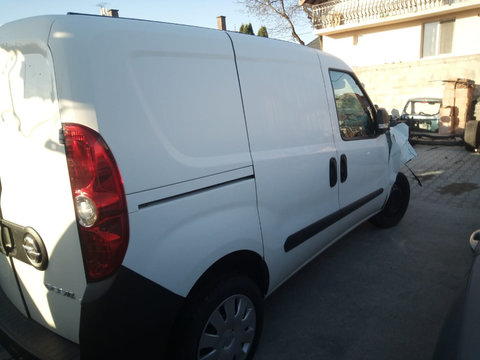 Aripa spate dreapta Fiat Doblo Opel Combo an 2018