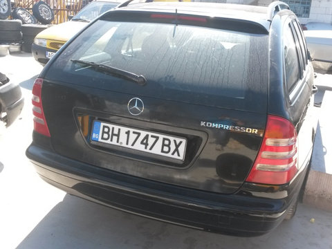 Aripa spate Mercedes C200 w203