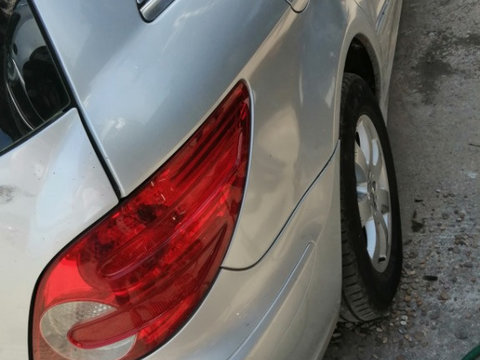 Aripa Spate Stanga Dreapta Mercedes R CLASS W251