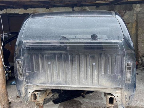 Aripa spate Toyota Hilux 2010 - 2015