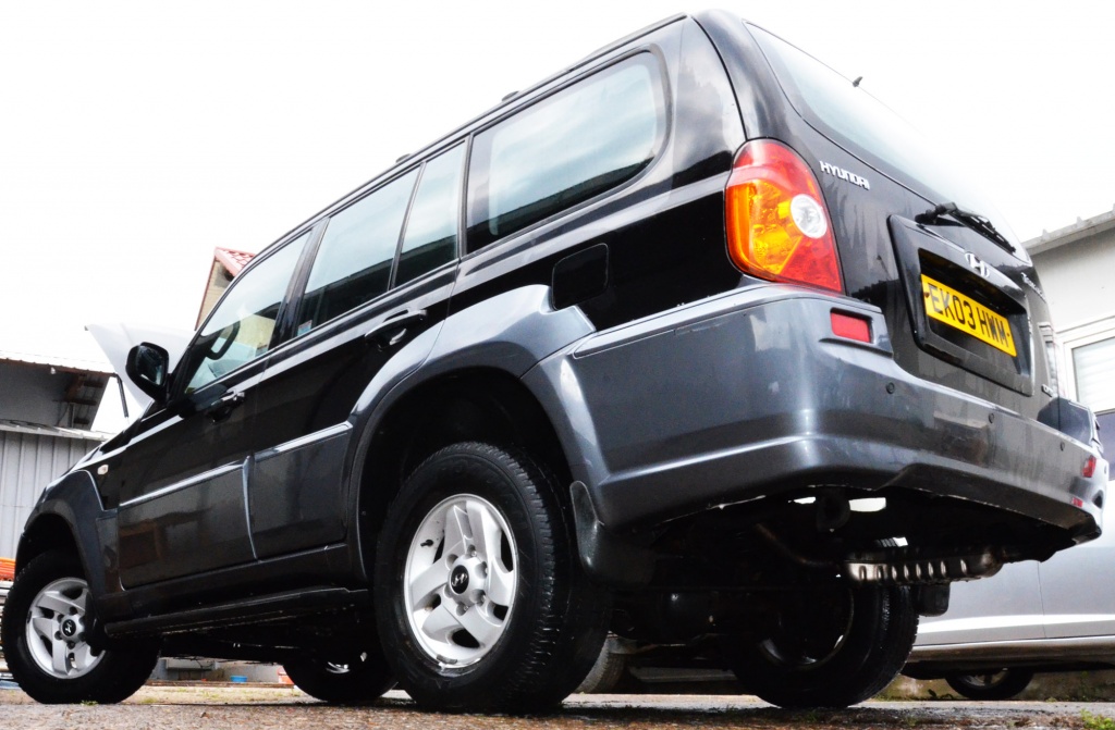 Aripa St. Sau Dr. Fata Hyundai Terracan 2.9 CRDI 1