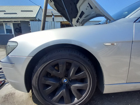 Aripa stanga / dreapta fata BMW Seria 7 E66