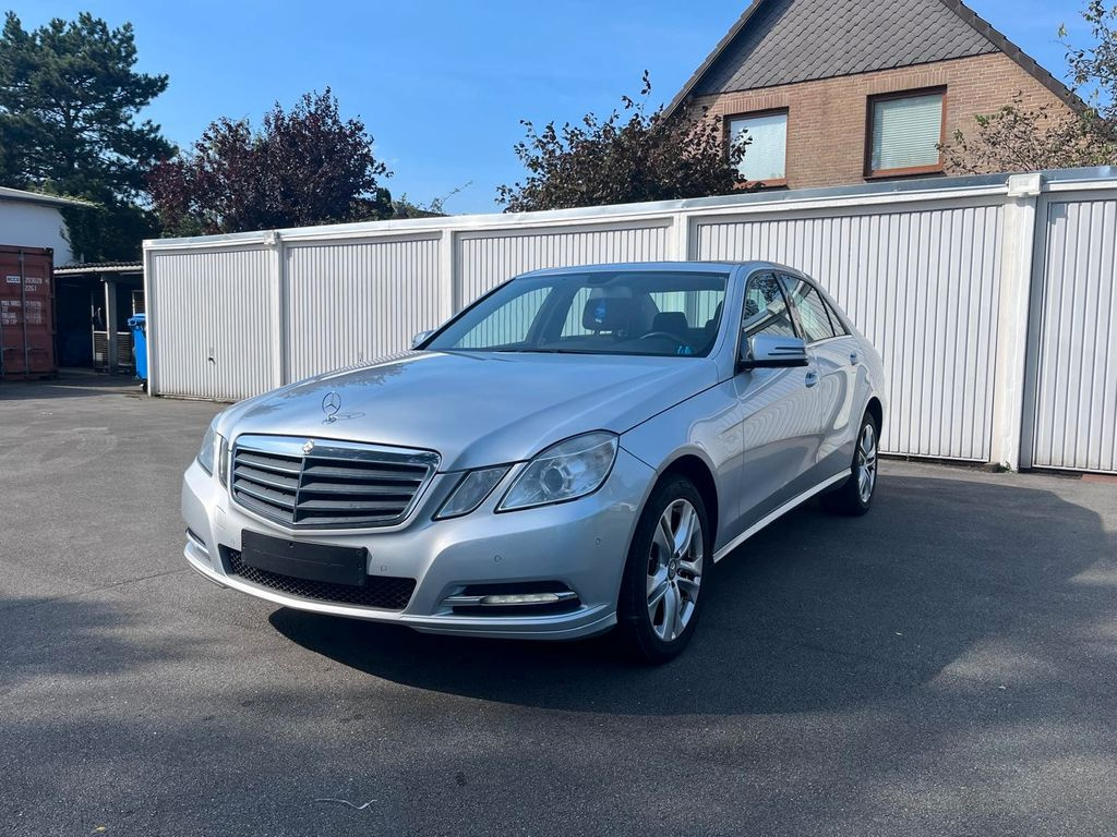 Aripa stanga dreapta Mercedes E-CLASS W212 an 2011