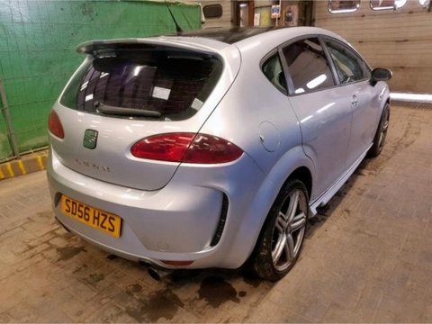 Aripa stanga/dreapta spate Seat Leon An Fabricatie 2006 2.0 Diesel Cod Motor: BKD 140 CP