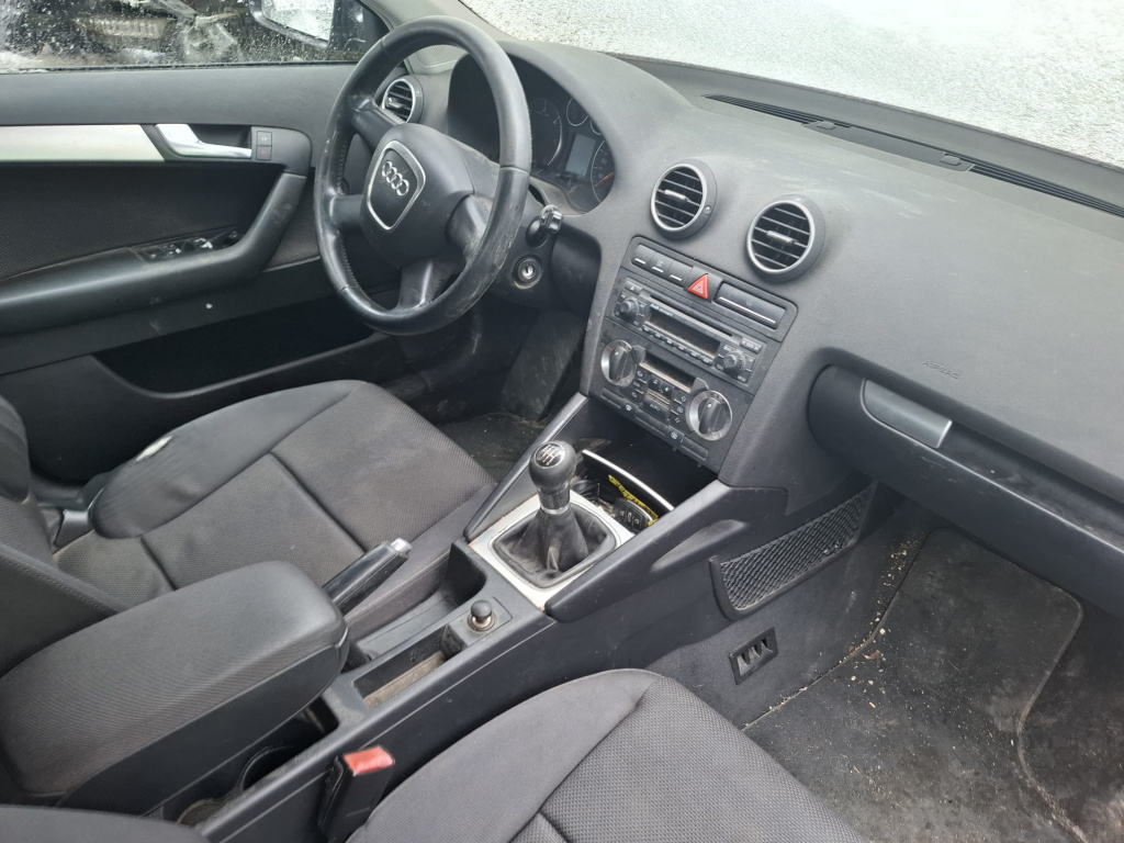 Aripa stanga fata Audi A3 8P/8PA [faceli