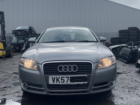 Aripa stanga fata Audi A4 B7 2007 Berlina 2.0TDI BRE