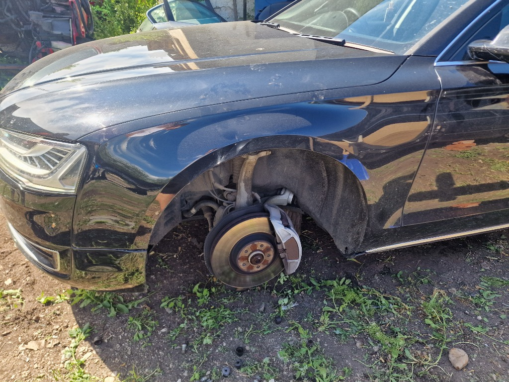 Aripa stanga fata audi a8 4h matrix