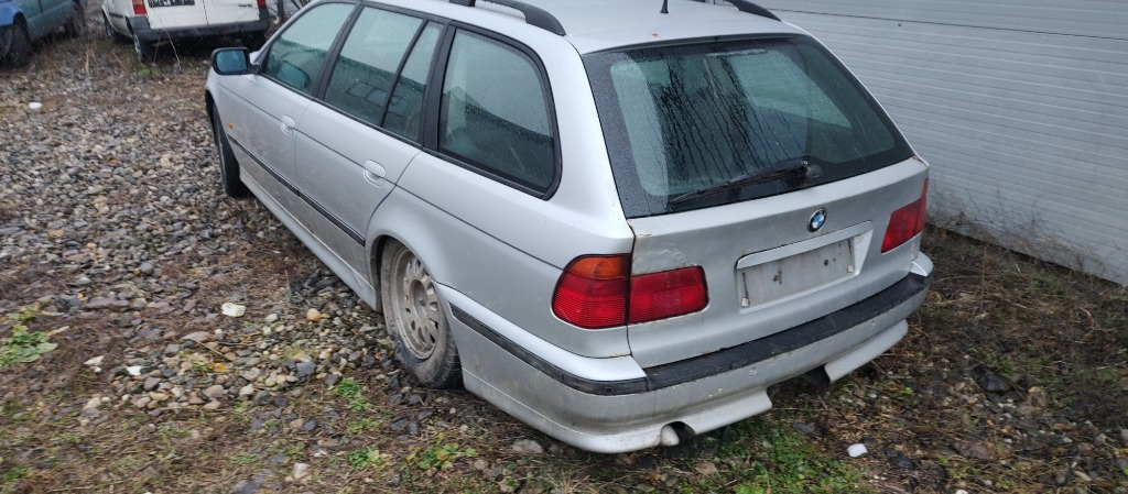 Aripa stanga fata BMW E39 2002 Diesel 2.