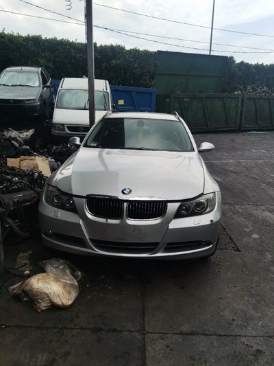 Aripa stanga fata BMW E91 2006 Break 2.0dci