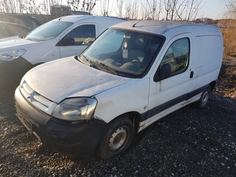 Aripa stanga fata Citroen Berlingo 2006