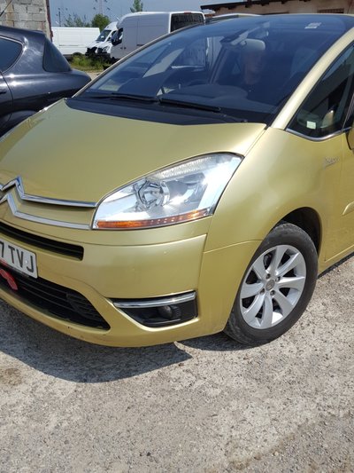 Aripa stanga fata Citroen C4 Picasso 2008 suv 1.6h