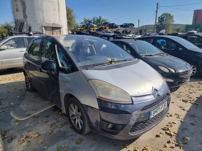 Aripa stanga fata Citroen C4 Picasso 2008 monovolu