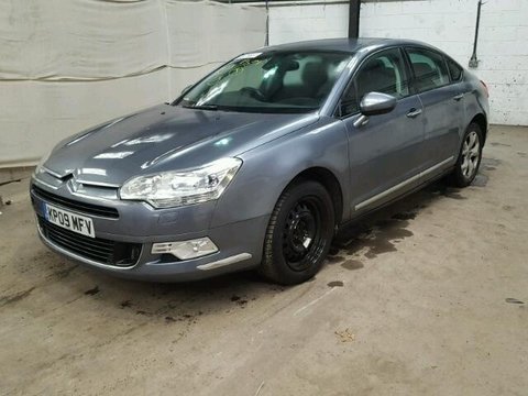 Aripa stanga fata Citroen C5 2009 sedan 2.0 d