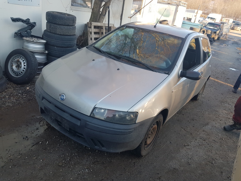 Aripa stanga fata Fiat Punto 2001