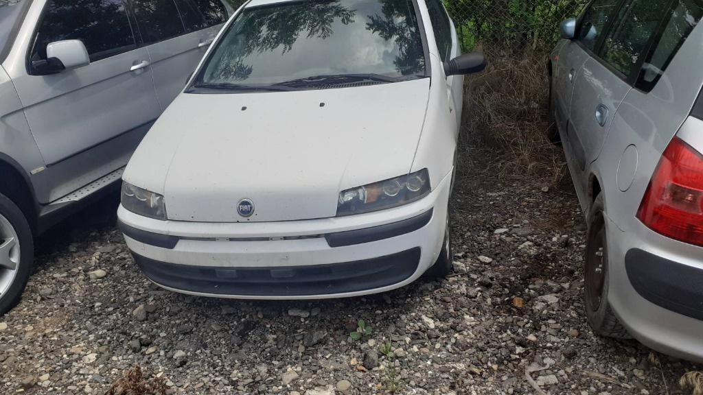 Aripa stanga fata Fiat Punto 2002 Hatchback 1,9dci