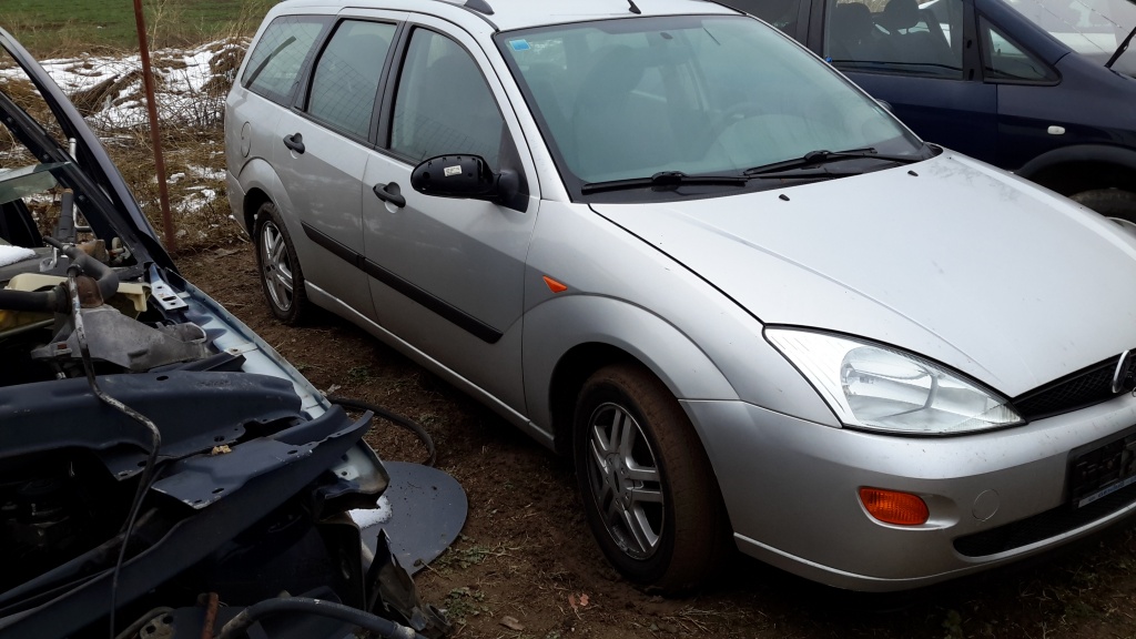 Aripa stanga fata Ford Focus 2001 break 