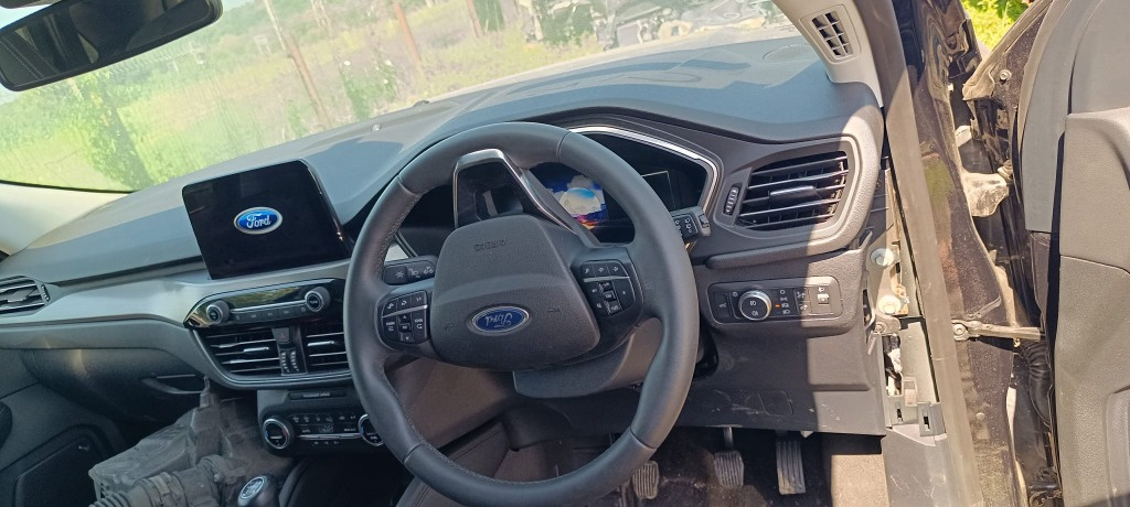 Aripa stanga fata Ford Kuga 2019 SUV 1.5