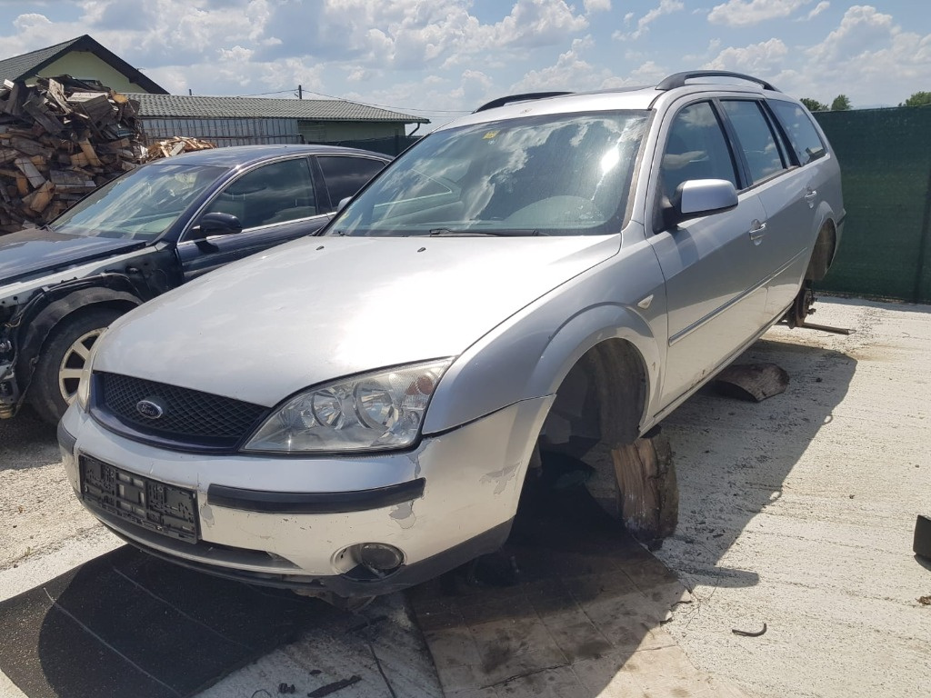 Aripa stanga fata Ford Mondeo 2 2002 BREAK 1.8 TDCI