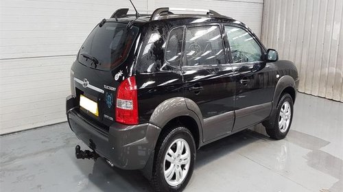 Aripa stanga fata Hyundai Tucson 2006 SU