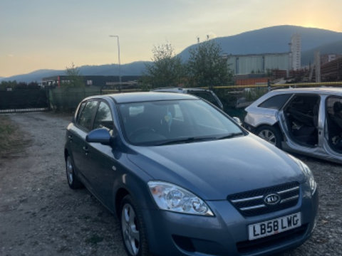 Aripa stanga fata Kia Ceed 2008 Hatchback 1.6