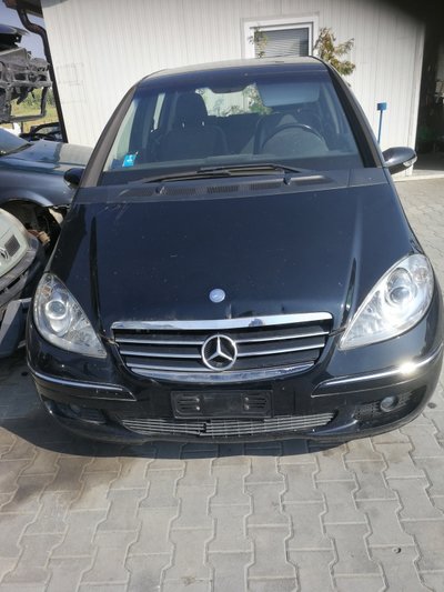 Aripa stanga fata Mercedes A-Class W169 2007 HATCH