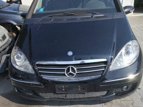 Aripa stanga fata Mercedes A-Class W169 2007 HATCHBACK 200 CDI