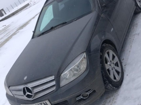 Aripa stanga fata Mercedes C Class C220 W204