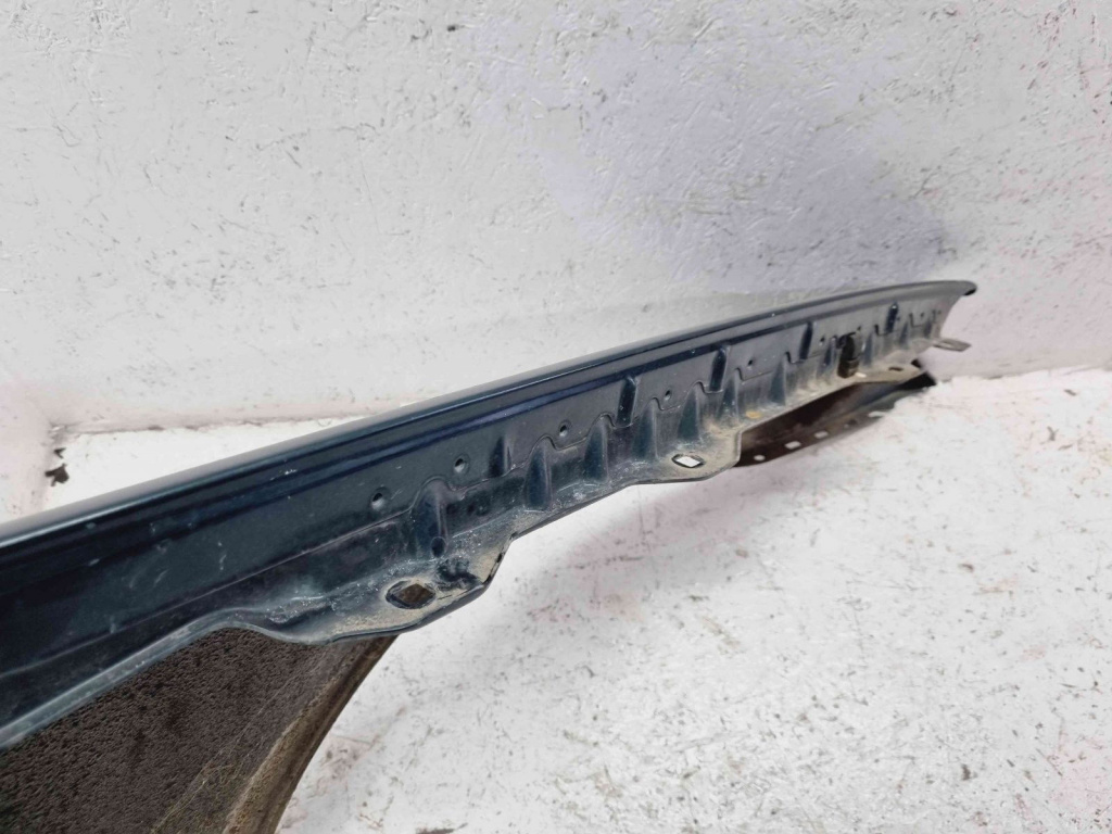 Aripa stanga fata Mercedes Clasa E (W211