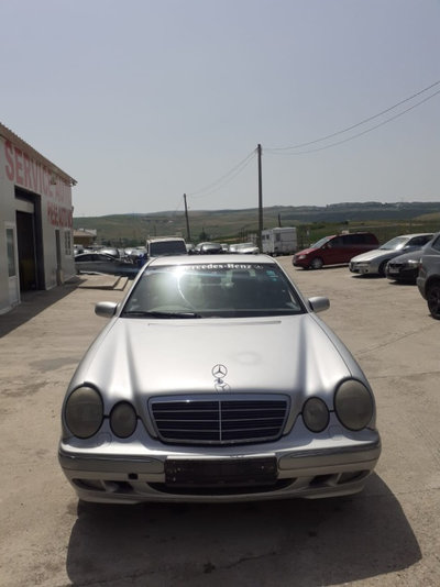 Aripa stanga fata Mercedes E-Class S210 1999 limuz