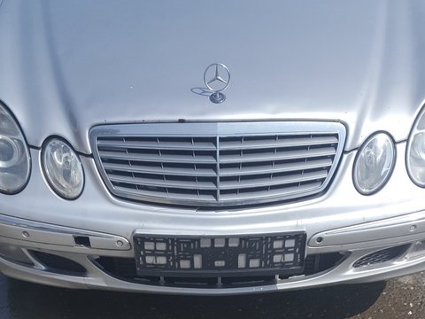 Aripa stanga fata Mercedes E-CLASS W211 2003 E270 2.7 CDI