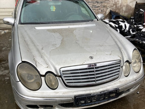 Aripa stanga fata Mercedes E-Class W211 2003 BERLINA 2.2 CDI