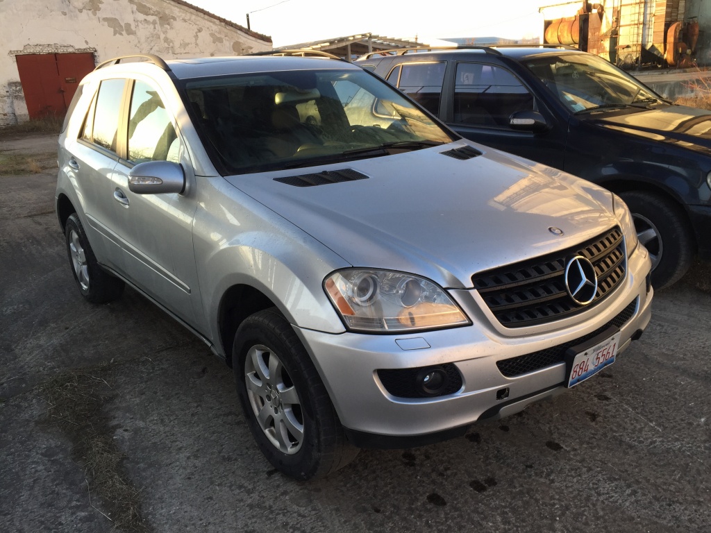 Aripa stanga fata Mercedes M-CLASS W163 2006 SUV 350