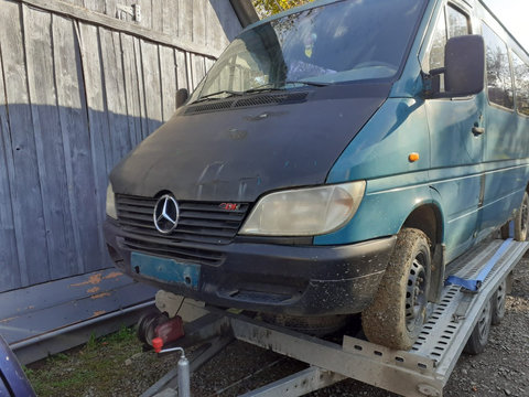 Aripa stanga fata Mercedes Sprinter W905 2000 Duba 2,2