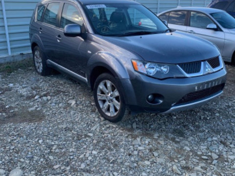 Aripa stanga fata Mitsubishi Outlander 2008 SUV 2.0 Diesel