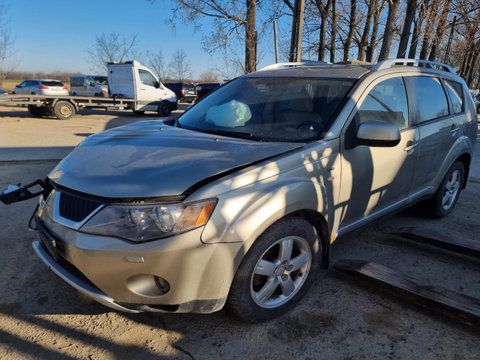 Aripa stanga fata Mitsubishi Outlander 2010 SUV 3.0