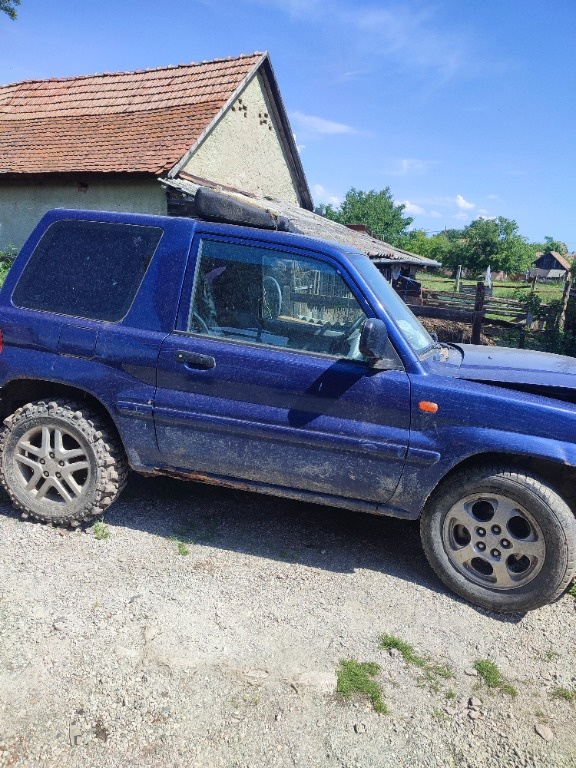 Aripa stanga fata Mitsubishi Pajero Pinin 2003 Suv