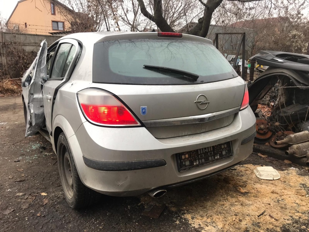 Aripa stanga fata Opel Astra H 2005 Hatc