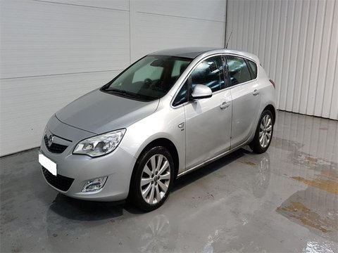 Aripa stanga fata Opel Astra J 2010 Hacthback 1.3 CDTi