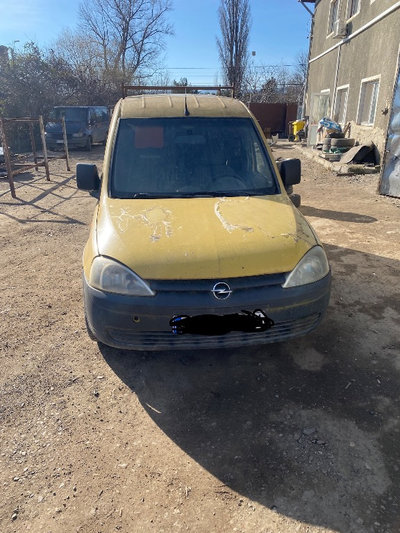 Aripa stanga fata Opel Combo C 2002 Autoutilitara 