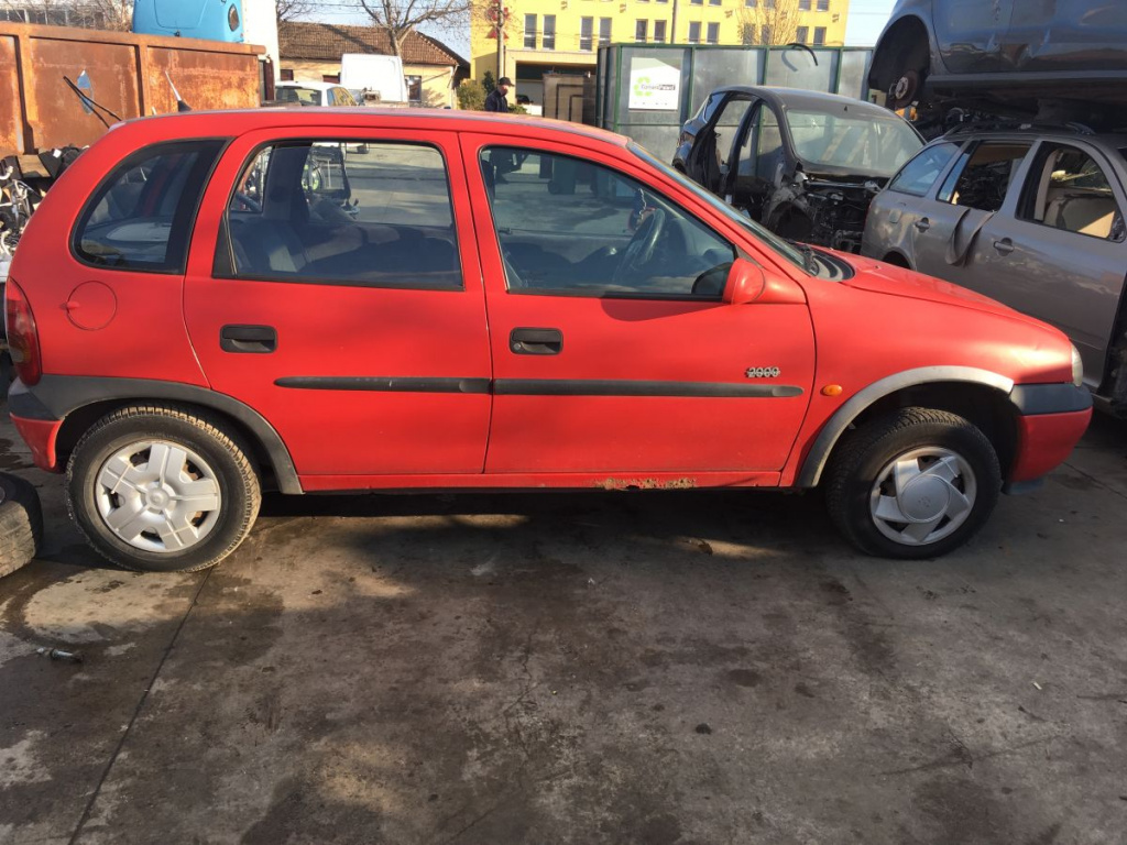 Aripa stanga fata Opel Corsa B 2000 hatchback