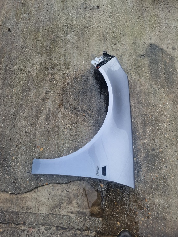 Aripa stanga fata Opel insignia A