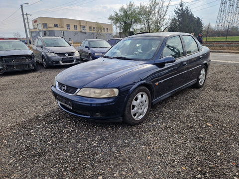 Aripa stanga fata Opel Vectra B 2001 Sedan 2.0 dti