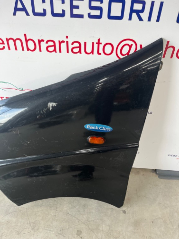 Aripa stanga fata pentru Renault Trafic 2006