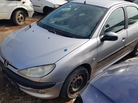 Aripa stanga fata Peugeot 206 1999