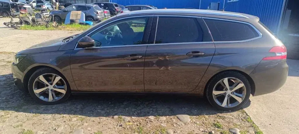 Aripa stanga fata Peugeot 308 2015 COMBI