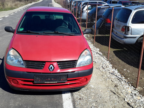 Aripa stanga fata Renault Clio 3 2004 hatchback 1.5