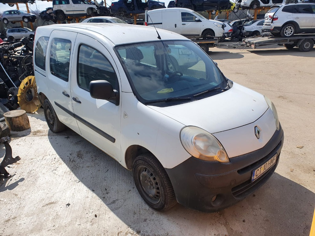 Aripa stanga fata Renault Kangoo 2 2008 euro 4 1.5 dci k9k