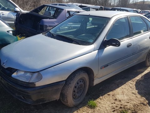 Aripa stanga fata Renault Laguna 1996