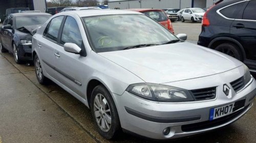 Aripa stanga fata Renault Laguna II 2007